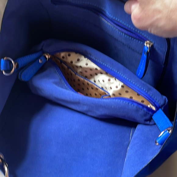 Melie Bianco tote with crossbody strap - Picture 5 of 9